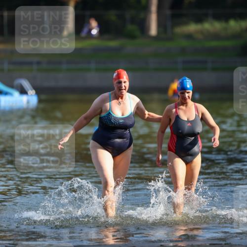 08.09.2024 - Stadtparktriathlon Michael Strokosch http://msf.ph/oto/7026506 08.09.2024 09:53:48 Schwimmen 251, 254 meine-sportfotos.de