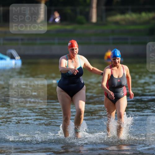 08.09.2024 - Stadtparktriathlon Michael Strokosch http://msf.ph/oto/7026511 08.09.2024 09:53:48 Schwimmen 251, 254 meine-sportfotos.de