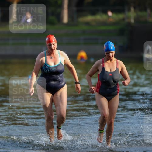 08.09.2024 - Stadtparktriathlon Michael Strokosch http://msf.ph/oto/7026515 08.09.2024 09:53:49 Schwimmen 251, 254 meine-sportfotos.de