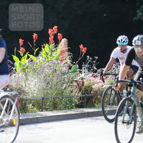 08.09.2024 - Stadtparktriathlon Zöllner http://msf.ph/oto/7026522 08.09.2024 10:52:01 Radfahren 252, 400, 426, 436, 455, 462 meine-sportfotos.de