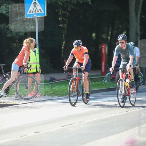 08.09.2024 - Stadtparktriathlon Zöllner http://msf.ph/oto/7026532 08.09.2024 10:52:12 Radfahren 299, 347, 364, 403, 415, 1937 meine-sportfotos.de