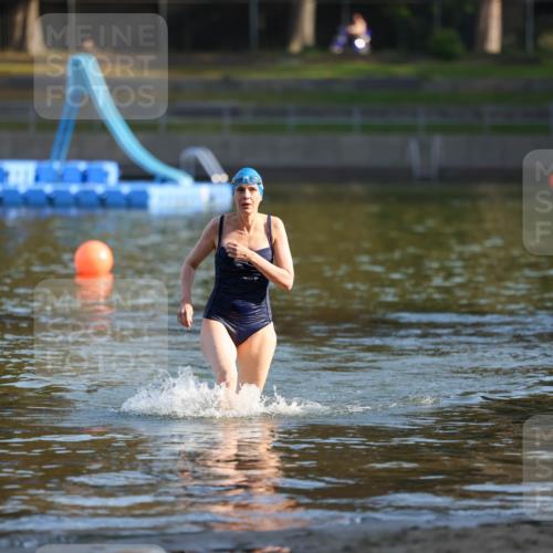 08.09.2024 - Stadtparktriathlon Michael Strokosch http://msf.ph/oto/7026549 08.09.2024 09:54:16 Schwimmen 261 meine-sportfotos.de