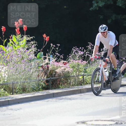 08.09.2024 - Stadtparktriathlon Zöllner http://msf.ph/oto/7026565 08.09.2024 10:52:14 Radfahren 299, 347, 364, 403, 415, 1937 meine-sportfotos.de