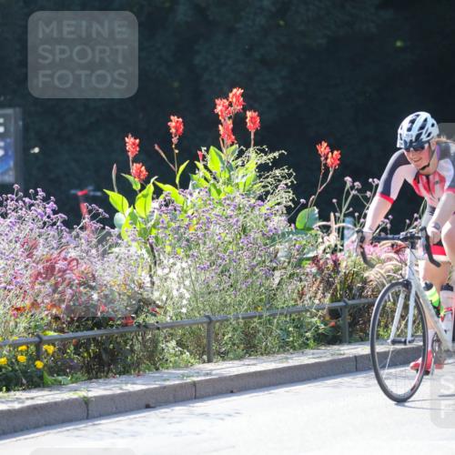 08.09.2024 - Stadtparktriathlon Zöllner http://msf.ph/oto/7026571 08.09.2024 10:52:17 Radfahren 299, 347, 348, 357, 364, 415, 1937 meine-sportfotos.de