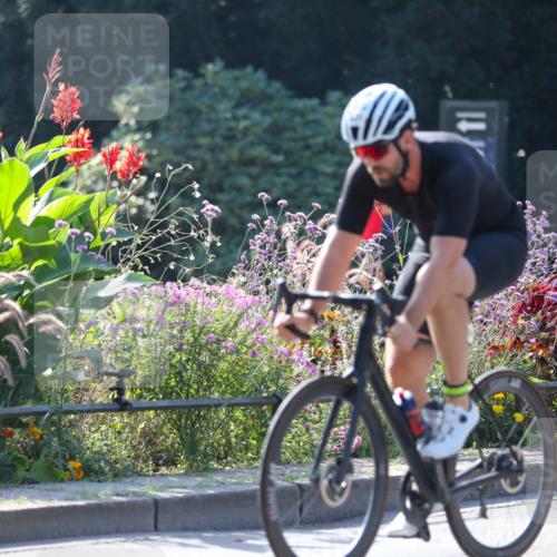 08.09.2024 - Stadtparktriathlon Zöllner http://msf.ph/oto/7026651 08.09.2024 10:52:41 Radfahren 402, 428, 437 meine-sportfotos.de