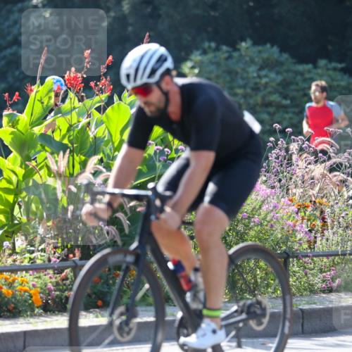 08.09.2024 - Stadtparktriathlon Zöllner http://msf.ph/oto/7026658 08.09.2024 10:52:41 Radfahren 402, 428, 437 meine-sportfotos.de