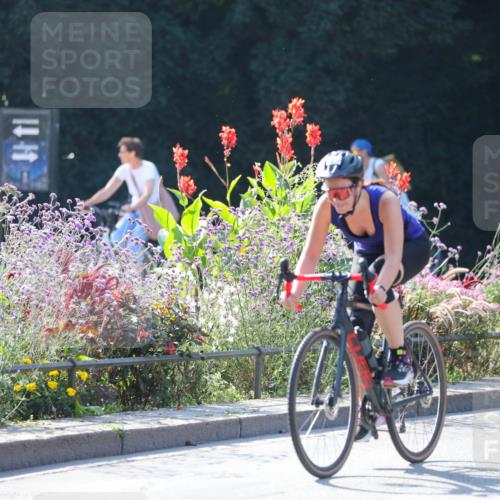 08.09.2024 - Stadtparktriathlon Zöllner http://msf.ph/oto/7026672 08.09.2024 10:52:53 Radfahren 363, 371, 434, 437, 450 meine-sportfotos.de