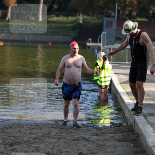 08.09.2024 - Stadtparktriathlon Michael Strokosch http://msf.ph/oto/7026693 08.09.2024 10:02:48 Schwimmen 229 meine-sportfotos.de