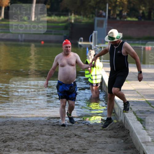 08.09.2024 - Stadtparktriathlon Michael Strokosch http://msf.ph/oto/7026697 08.09.2024 10:02:49 Schwimmen 229 meine-sportfotos.de
