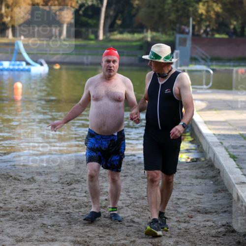 08.09.2024 - Stadtparktriathlon Michael Strokosch http://msf.ph/oto/7026728 08.09.2024 10:02:54 Schwimmen 229 meine-sportfotos.de