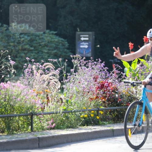 08.09.2024 - Stadtparktriathlon Zöllner http://msf.ph/oto/7026737 08.09.2024 10:53:01 Radfahren 367, 371, 434, 450 meine-sportfotos.de