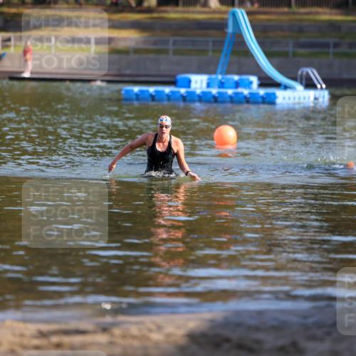 08.09.2024 - Stadtparktriathlon Michael Strokosch http://msf.ph/oto/7026764 08.09.2024 10:10:38 Schwimmen 353 meine-sportfotos.de
