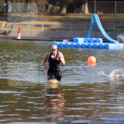 08.09.2024 - Stadtparktriathlon Michael Strokosch http://msf.ph/oto/7026770 08.09.2024 10:10:43 Schwimmen 353 meine-sportfotos.de