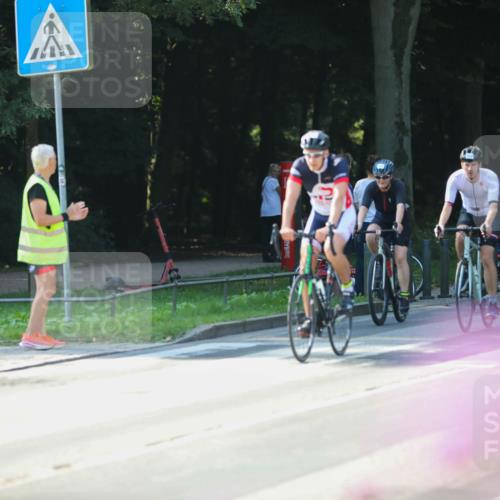 08.09.2024 - Stadtparktriathlon Zöllner http://msf.ph/oto/7026825 08.09.2024 10:53:28 Radfahren 282, 293, 303, 382, 391, 392, 419, 448 meine-sportfotos.de