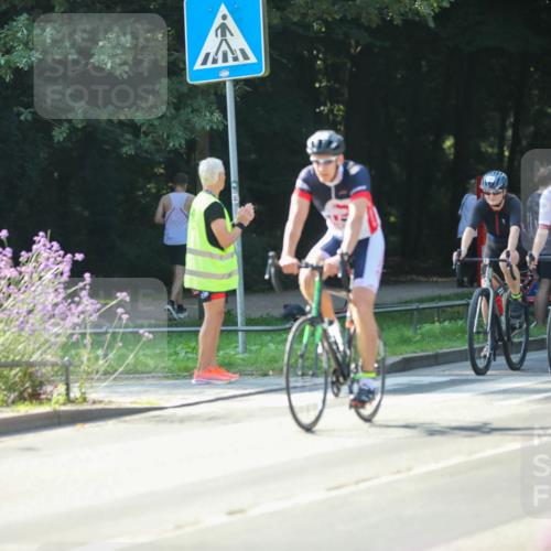 08.09.2024 - Stadtparktriathlon Zöllner http://msf.ph/oto/7026835 08.09.2024 10:53:29 Radfahren 282, 285, 293, 303, 382, 391, 392, 419, 448 meine-sportfotos.de