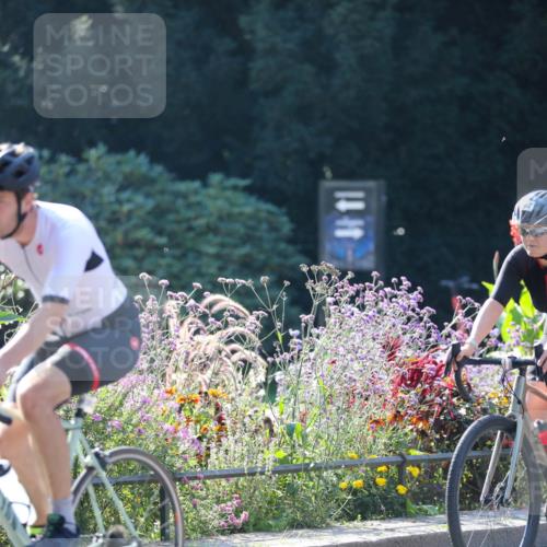 08.09.2024 - Stadtparktriathlon Zöllner http://msf.ph/oto/7026879 08.09.2024 10:53:30 Radfahren 282, 285, 293, 303, 318, 382, 391, 392, 419, 448 meine-sportfotos.de