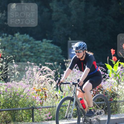 08.09.2024 - Stadtparktriathlon Zöllner http://msf.ph/oto/7026885 08.09.2024 10:53:31 Radfahren 282, 285, 293, 303, 318, 382, 391, 392, 419, 423, 448 meine-sportfotos.de