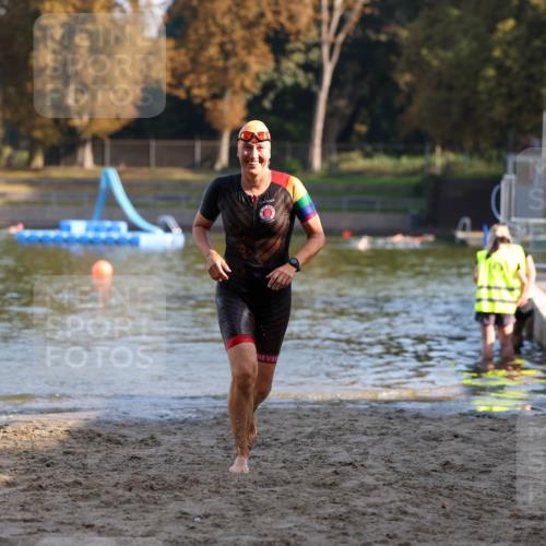 08.09.2024 - Stadtparktriathlon Michael Strokosch http://msf.ph/oto/7026921 08.09.2024 10:10:59 Schwimmen 271 meine-sportfotos.de