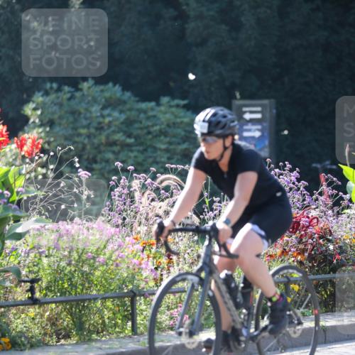 08.09.2024 - Stadtparktriathlon Zöllner http://msf.ph/oto/7026975 08.09.2024 10:53:36 Radfahren 285, 303, 318, 387, 391, 392, 423, 449 meine-sportfotos.de