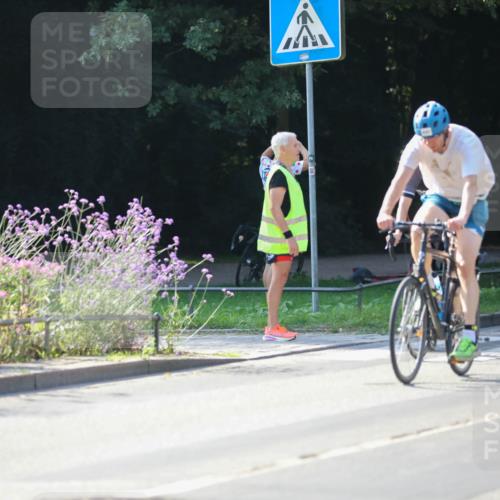 08.09.2024 - Stadtparktriathlon Zöllner http://msf.ph/oto/7027066 08.09.2024 10:53:57 Radfahren 305, 380, 440, 446, 447, 471, 558 meine-sportfotos.de