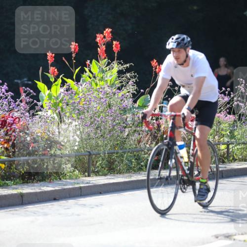 08.09.2024 - Stadtparktriathlon Zöllner http://msf.ph/oto/7027103 08.09.2024 10:54:04 Radfahren 305, 316, 380, 408, 446, 471, 558, 1936 meine-sportfotos.de