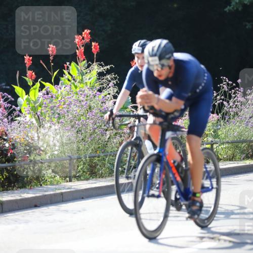 08.09.2024 - Stadtparktriathlon Zöllner http://msf.ph/oto/7027141 08.09.2024 10:54:14 Radfahren 251, 273, 316, 381, 408, 429, 1936 meine-sportfotos.de