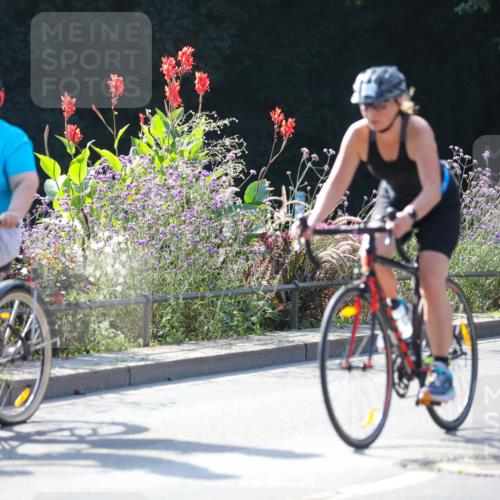 08.09.2024 - Stadtparktriathlon Zöllner http://msf.ph/oto/7027162 08.09.2024 10:54:19 Radfahren 251, 273, 366, 381, 429 meine-sportfotos.de