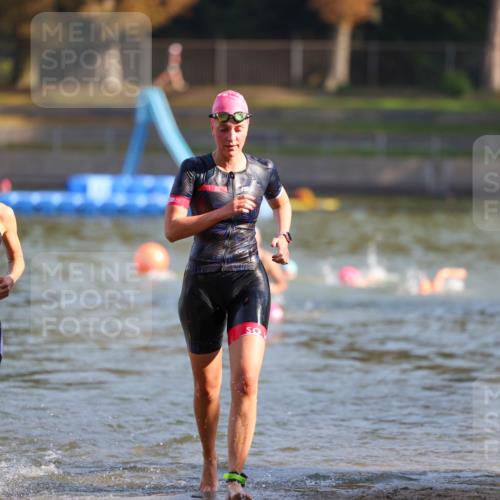 08.09.2024 - Stadtparktriathlon Michael Strokosch http://msf.ph/oto/7027169 08.09.2024 10:12:30 Schwimmen 306, 319, 357 meine-sportfotos.de