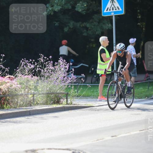 08.09.2024 - Stadtparktriathlon Zöllner http://msf.ph/oto/7027224 08.09.2024 10:54:41 Radfahren 43, 352, 385, 393, 417, 551 meine-sportfotos.de