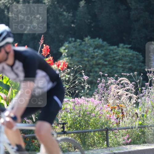 08.09.2024 - Stadtparktriathlon Zöllner http://msf.ph/oto/7027260 08.09.2024 10:54:51 Radfahren 43, 352, 385, 393, 406, 549, 551 meine-sportfotos.de