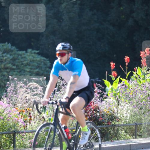 08.09.2024 - Stadtparktriathlon Zöllner http://msf.ph/oto/7027276 08.09.2024 10:54:54 Radfahren 43, 352, 385, 393, 406, 549, 551 meine-sportfotos.de