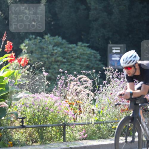 08.09.2024 - Stadtparktriathlon Zöllner http://msf.ph/oto/7027293 08.09.2024 10:54:56 Radfahren 406, 549 meine-sportfotos.de