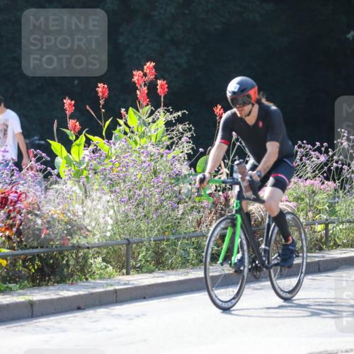 08.09.2024 - Stadtparktriathlon Zöllner http://msf.ph/oto/7027330 08.09.2024 10:55:12 Radfahren 343, 373, 376, 386, 416, 425, 432, 445, 458, 526, 552 meine-sportfotos.de