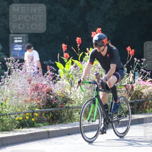 08.09.2024 - Stadtparktriathlon Zöllner http://msf.ph/oto/7027333 08.09.2024 10:55:13 Radfahren 343, 346, 373, 376, 386, 416, 432, 445, 458, 526, 552 meine-sportfotos.de