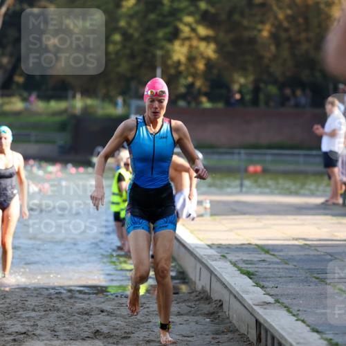 08.09.2024 - Stadtparktriathlon Michael Strokosch http://msf.ph/oto/7027358 08.09.2024 10:12:55 Schwimmen 332, 338, 352 meine-sportfotos.de