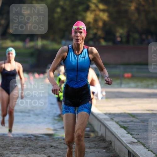 08.09.2024 - Stadtparktriathlon Michael Strokosch http://msf.ph/oto/7027369 08.09.2024 10:12:55 Schwimmen 332, 338, 352 meine-sportfotos.de