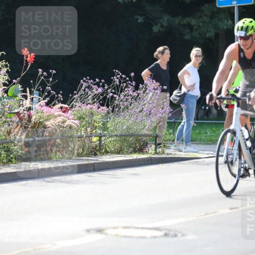 08.09.2024 - Stadtparktriathlon Zöllner http://msf.ph/oto/7027514 08.09.2024 10:56:05 Radfahren 395, 411, 442, 444, 537, 821 meine-sportfotos.de