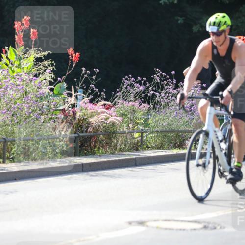 08.09.2024 - Stadtparktriathlon Zöllner http://msf.ph/oto/7027518 08.09.2024 10:56:05 Radfahren 395, 411, 442, 444, 537, 821 meine-sportfotos.de