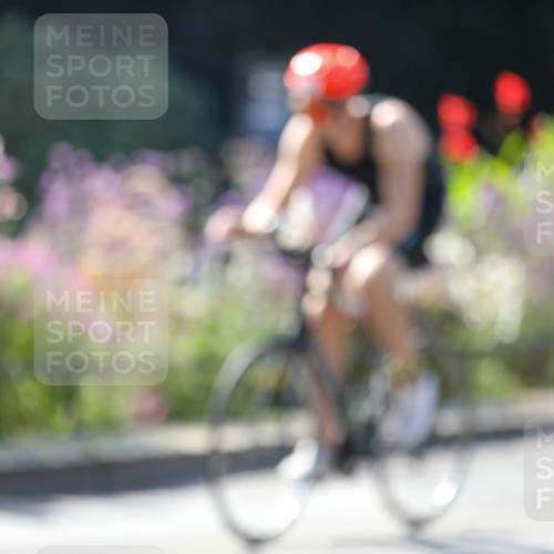 08.09.2024 - Stadtparktriathlon Zöllner http://msf.ph/oto/7027527 08.09.2024 10:56:06 Radfahren 395, 411, 424, 442, 444, 465, 537, 821 meine-sportfotos.de