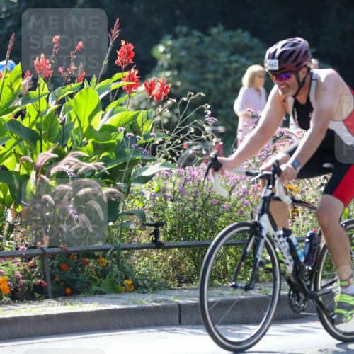 08.09.2024 - Stadtparktriathlon Zöllner http://msf.ph/oto/7027544 08.09.2024 10:56:10 Radfahren 395, 424, 427, 442, 444, 465 meine-sportfotos.de