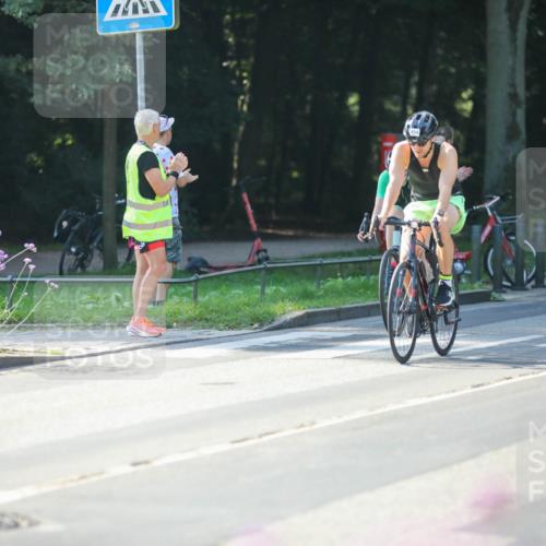 08.09.2024 - Stadtparktriathlon Zöllner http://msf.ph/oto/7027601 08.09.2024 10:56:31 Radfahren 324, 368, 410, 454, 479, 493 meine-sportfotos.de