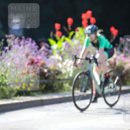08.09.2024 - Stadtparktriathlon Zöllner http://msf.ph/oto/7027618 08.09.2024 10:56:32 Radfahren 324, 368, 410, 454, 479, 493 meine-sportfotos.de