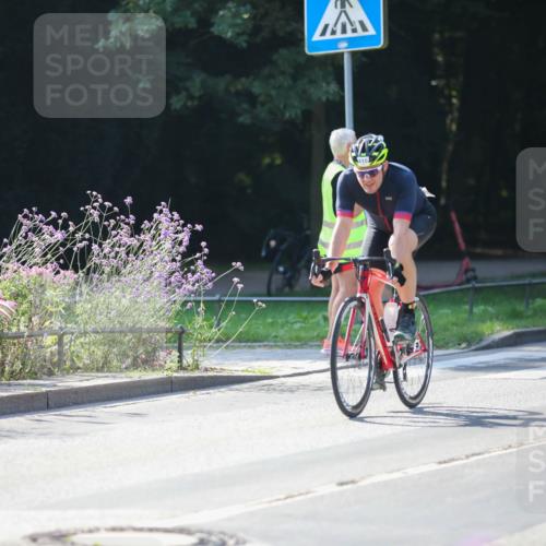 08.09.2024 - Stadtparktriathlon Zöllner http://msf.ph/oto/7027621 08.09.2024 10:56:36 Radfahren 324, 368, 410, 479, 493, 516, 550 meine-sportfotos.de