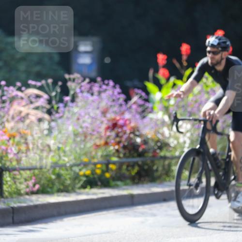 08.09.2024 - Stadtparktriathlon Zöllner http://msf.ph/oto/7027633 08.09.2024 10:56:37 Radfahren 345, 368, 410, 479, 493, 516, 550 meine-sportfotos.de
