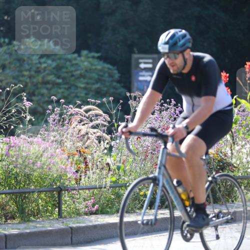 08.09.2024 - Stadtparktriathlon Zöllner http://msf.ph/oto/7027640 08.09.2024 10:56:38 Radfahren 345, 368, 410, 479, 493, 516, 535, 550 meine-sportfotos.de