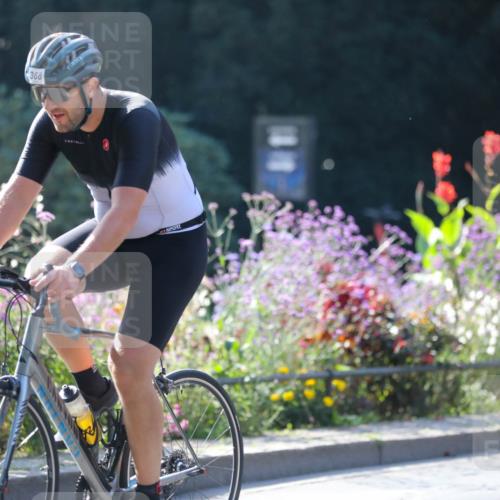 08.09.2024 - Stadtparktriathlon Zöllner http://msf.ph/oto/7027642 08.09.2024 10:56:38 Radfahren 345, 368, 410, 479, 493, 516, 535, 550 meine-sportfotos.de
