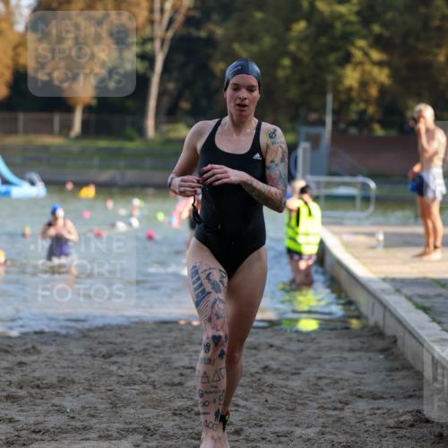 08.09.2024 - Stadtparktriathlon Michael Strokosch http://msf.ph/oto/7027646 08.09.2024 10:13:41 Schwimmen 305, 310, 318, 363 meine-sportfotos.de