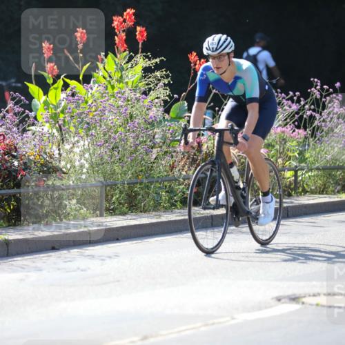 08.09.2024 - Stadtparktriathlon Zöllner http://msf.ph/oto/7027648 08.09.2024 10:56:42 Radfahren 345, 433, 493, 516, 535, 538, 550 meine-sportfotos.de