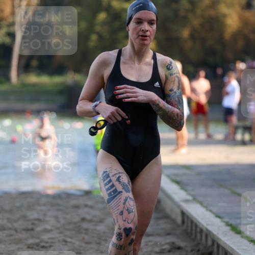 08.09.2024 - Stadtparktriathlon Michael Strokosch http://msf.ph/oto/7027651 08.09.2024 10:13:42 Schwimmen 305, 310, 318, 363 meine-sportfotos.de