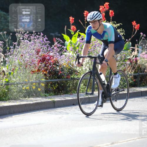 08.09.2024 - Stadtparktriathlon Zöllner http://msf.ph/oto/7027652 08.09.2024 10:56:42 Radfahren 345, 433, 493, 516, 535, 538, 550 meine-sportfotos.de